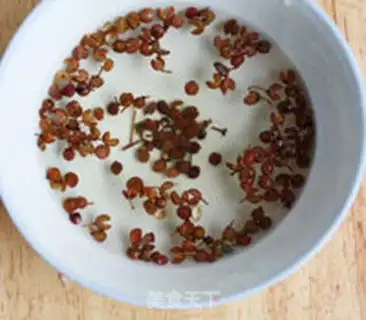 Make Pork and kidney bean steamed buns step 2