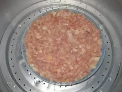 Make Steamed meat pie with horse chestnut step 4