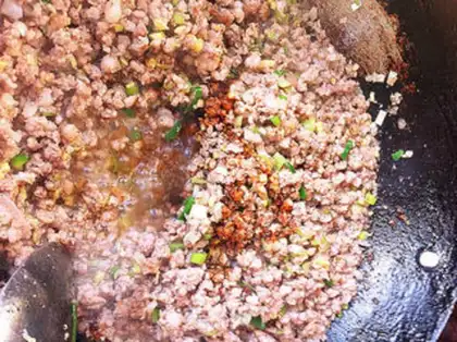 Make glutinous rice steamed meat step 12