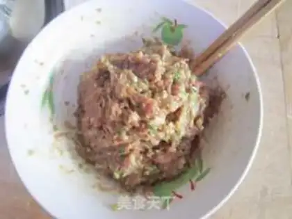 Make Fresh meat wonton step 5