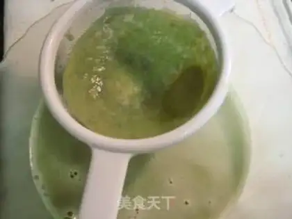 Make Nutritional green soybean milk to relieve heat and clear heat step 5