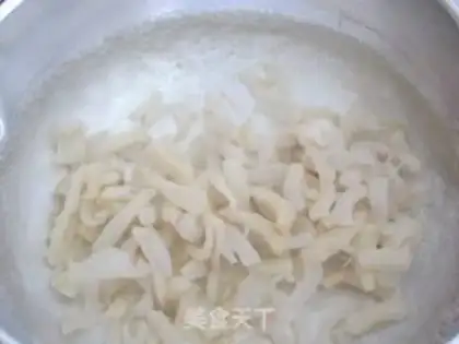 Make Jellyfish skin with cold sauce step 2
