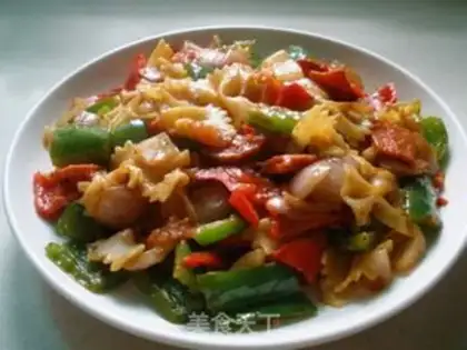 Make Butterfly Noodles with Tomato Black Pepper step 4