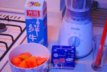 Make Vanilla papaya milkshake step 1