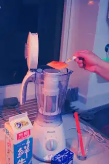 Make Vanilla papaya milkshake step 2
