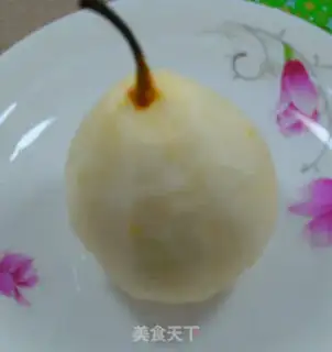Make Stewed with white fungus and pear with rock sugar step 2