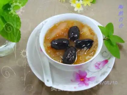 Make Stewed with white fungus and pear with rock sugar step 6