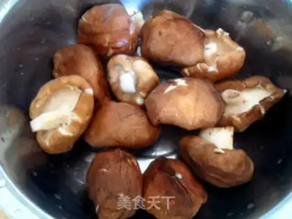 Make Dry fried mushrooms step 0
