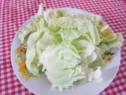 Make Dry stir-fried shredded cabbage step 0