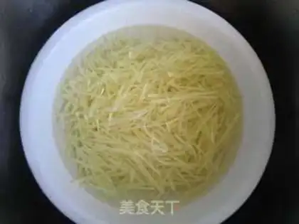 Make Fried shredded potatoes step 1