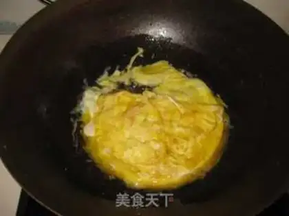 Make Scrambled eggs with carrot and tofu bamboo step 4