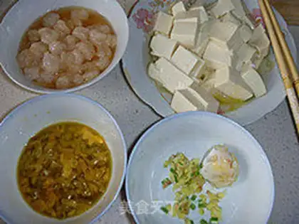 Make Salted egg yellow shrimp tofu step 0