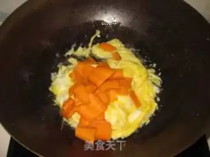 Make Scrambled eggs with carrot and tofu bamboo step 5