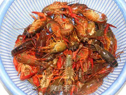 Make spicy crayfish step 3