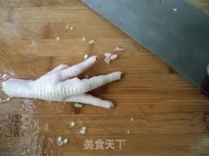 Make Spicy chicken feet step 1