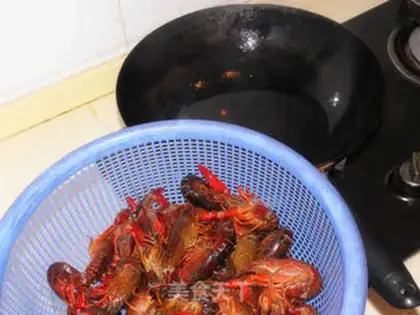 Make spicy crayfish step 4