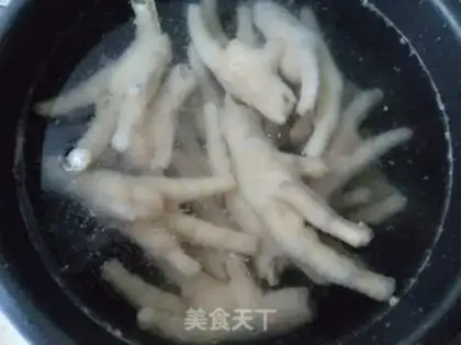Make Spicy chicken feet step 4
