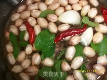 Make Ground noodles with peanuts step 0