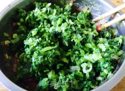 Make Fried buns with cabbage and willow leaves step 7