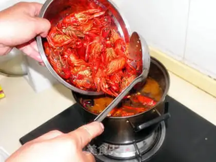 Make spicy crayfish step 10