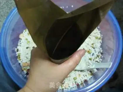 Make Peanut bean rice dumplings step 7