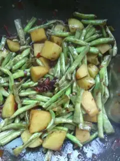 Make Stewed cowpea with potatoes step 4