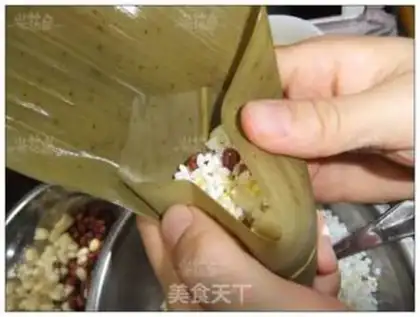 Make Qingxiang Xiaozongzi step 4