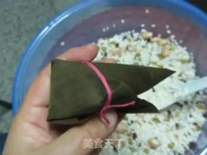 Make Peanut bean rice dumplings step 8