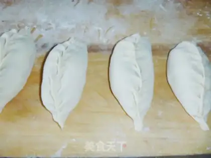 Make Fried buns with cabbage and willow leaves step 14