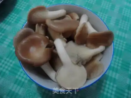 Make Salted duck leg and mushroom soup step 3