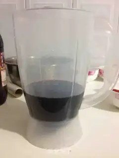 Make Strawberry red wine ice step 1