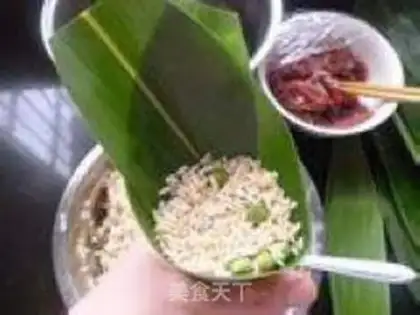 Make Pea and fresh meat rice dumplings step 5