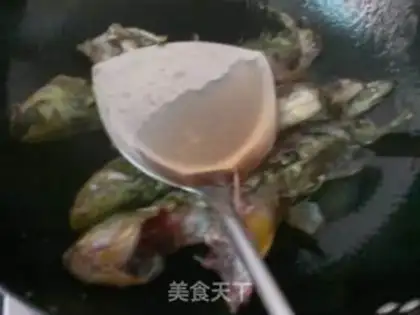 Make Braised fish with red sauce step 4