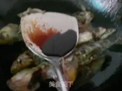 Make Braised fish with red sauce step 5