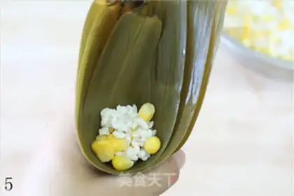 Make Purple sweet potato and corn-flavored rice dumplings step 4