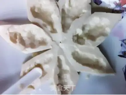 Make Baihua inlaid tofu step 1