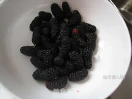Make Mulberry mousse cake step 0