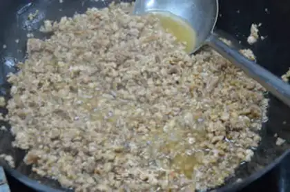 Make Diced eggplant meat sauce noodles stewed step 1