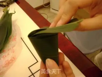 Make zongzi step 4
