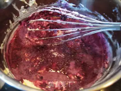 Make Mulberry mousse cake step 4
