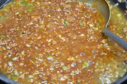 Make Diced eggplant meat sauce noodles stewed step 5