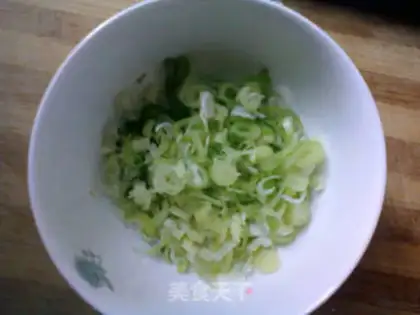 Make Home-style scallion pancakes step 1