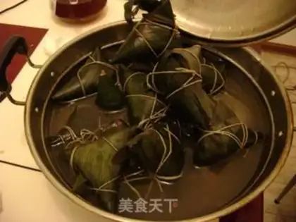 Make zongzi step 6