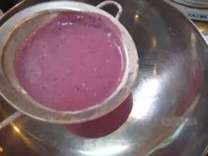 Make Mulberry mousse cake step 6