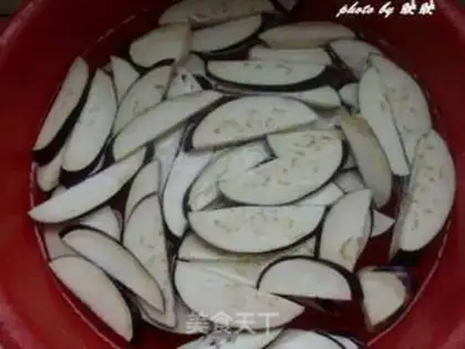 Make Braised purple eggplant with meat pie step 0