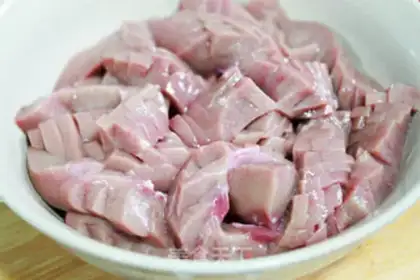 Make Pepper and sesame kidney flower step 1