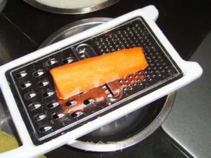 Make carrot whole wheat soybean milk cake step 3