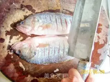 Make Steamed perch with onions, ginger, chopped peppers step 0