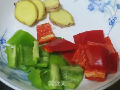 Make Braised duck with pineapple step 1