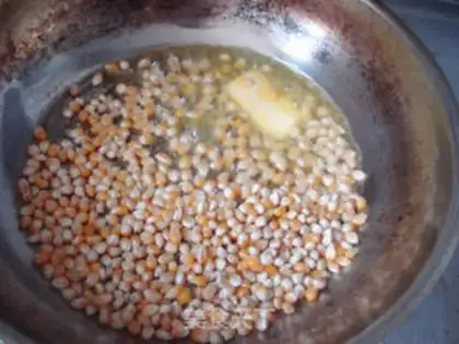 Make popcorn step 1